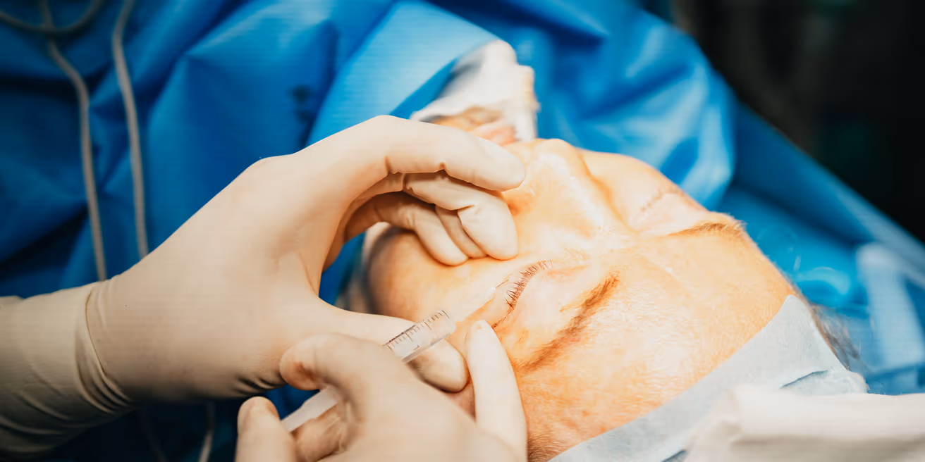 Operace očních víček v Premier Clinic