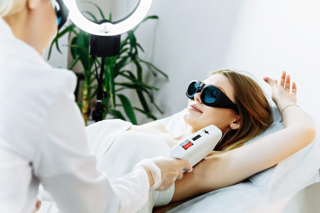 Laserová epilace - jak dlouho mi vydrží hladká pokožka bez chloupků? obrázek 3